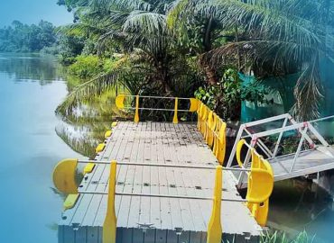 Floating boat jetty at Maravanthurut Thuruttumma